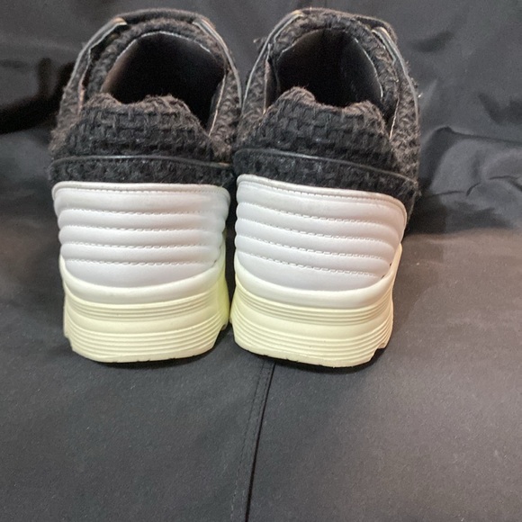 Chanel - Picture 4 of 9